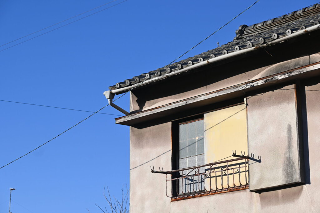 解体前に確認した既存住宅の軒先と外壁まわり
